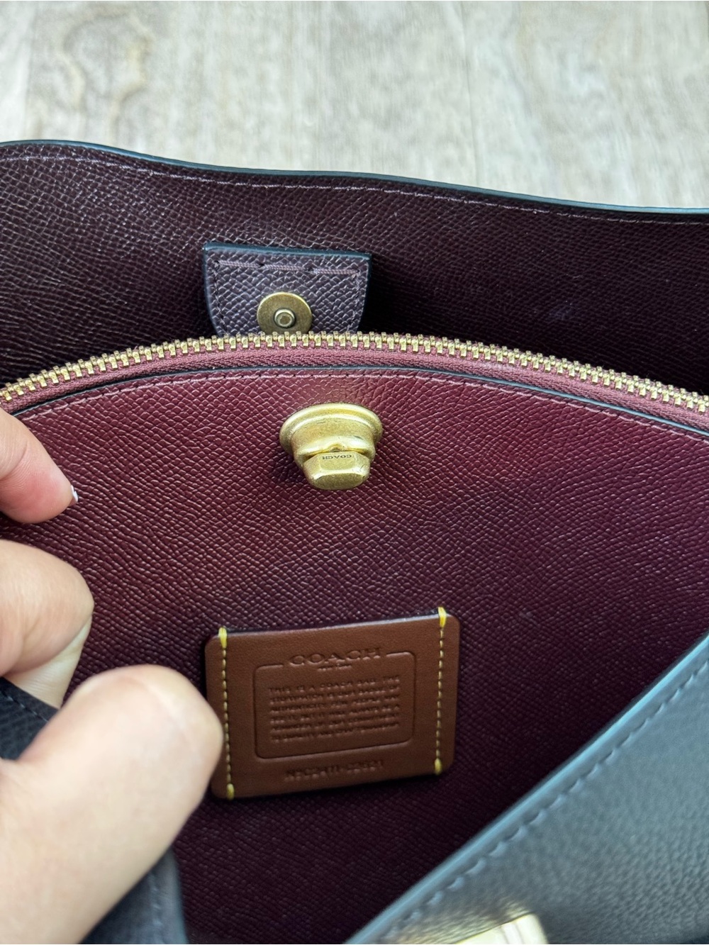 Coach Willow Bag - Picture 6 of 9